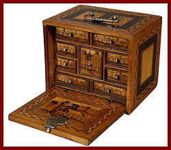 Petite cabinet en coffret d'Augsbourg XVIIe